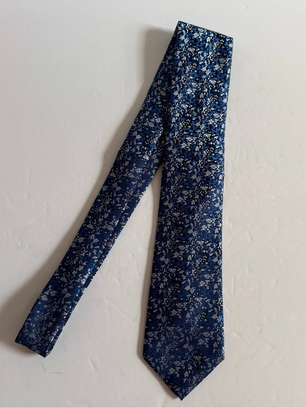 Men's Blue Floral Tie - Classic Pattern 100% Silk Handmade